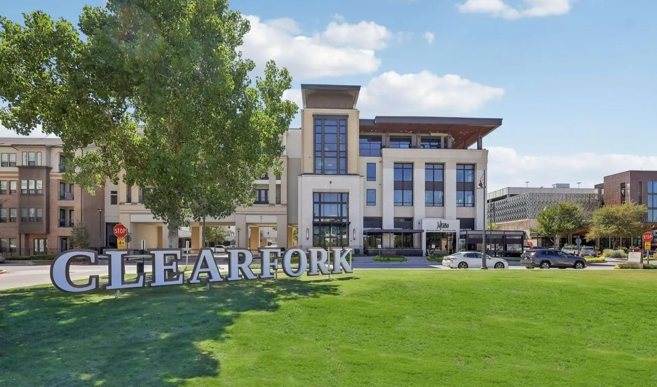 The Kelton at Clearfork Apartments