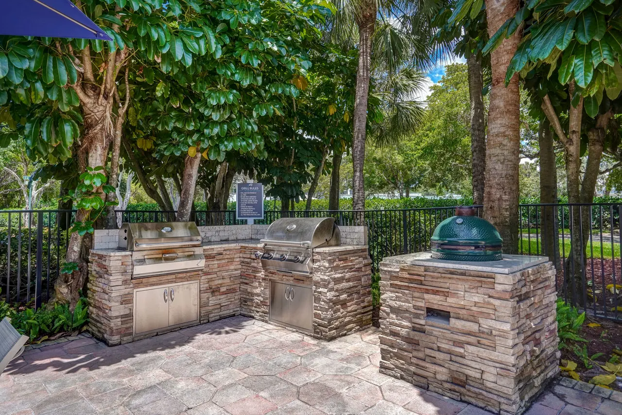 Plantation Colony Apartments