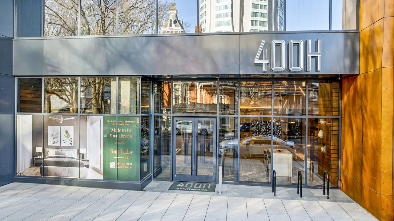 400H Apartments