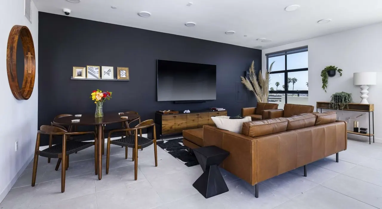 The Kalthom Building Apartments