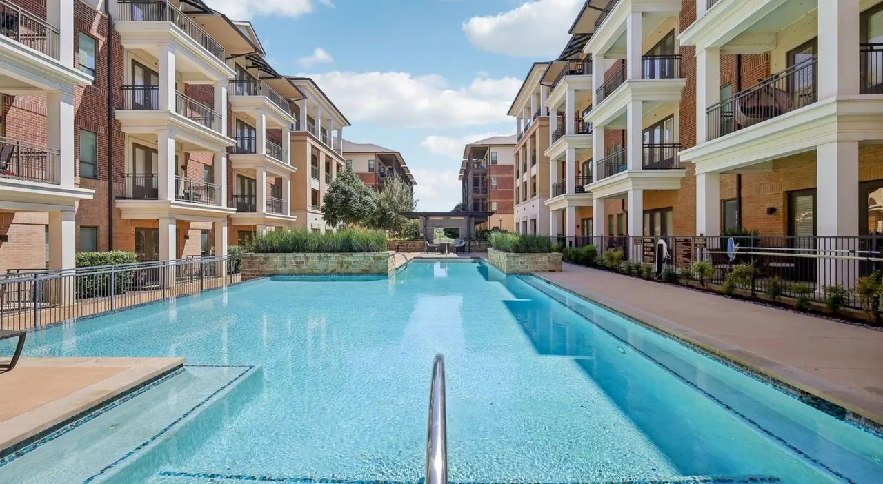 The Kelton at Clearfork Apartments