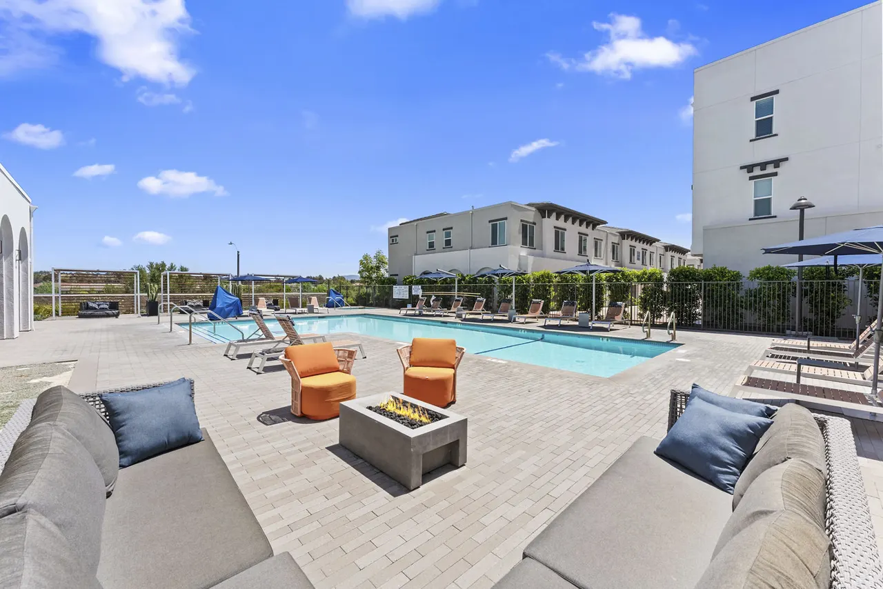 Solaire Apartments