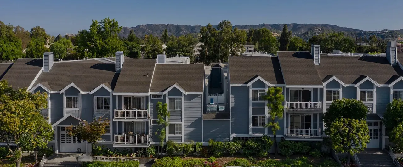 Encino Garden Apartments in Encino