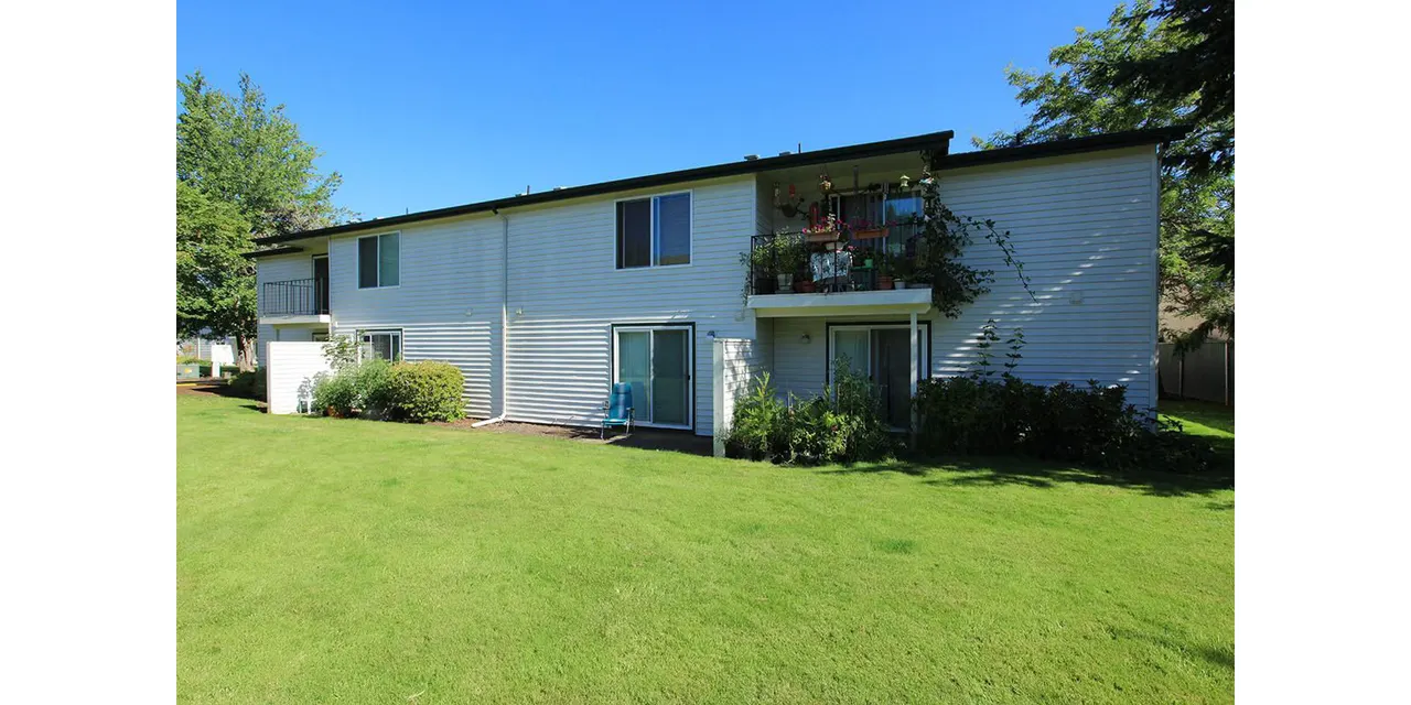 Redwood Park Apartments