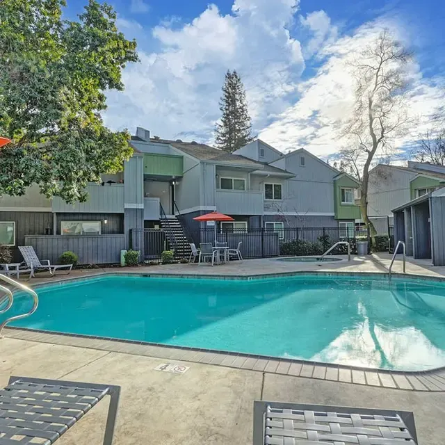 Oak Pointe Apartments