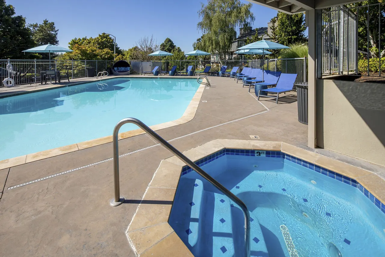 Sorrento Bluff Apartments