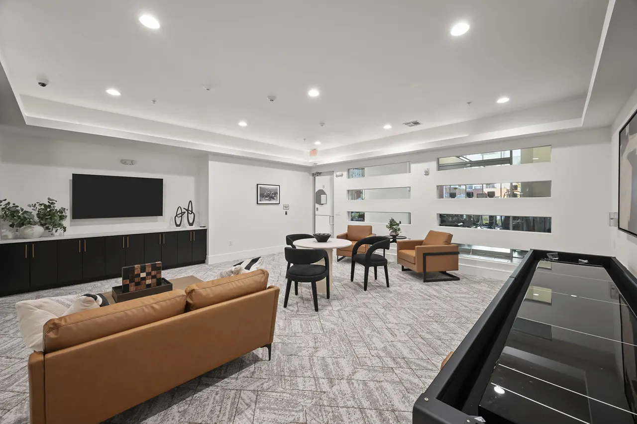Domain West Apartments