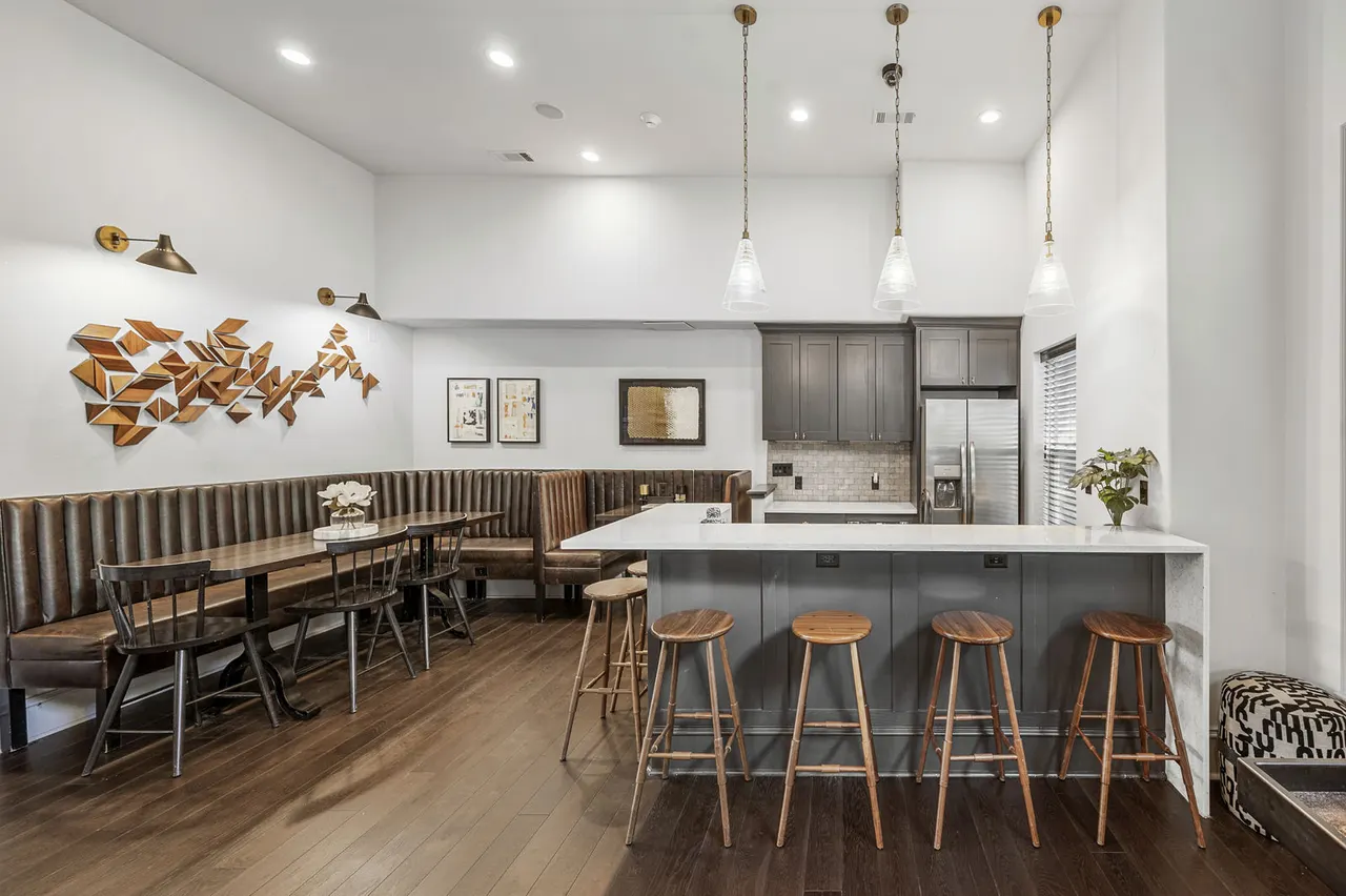 Stone Gate Apartments