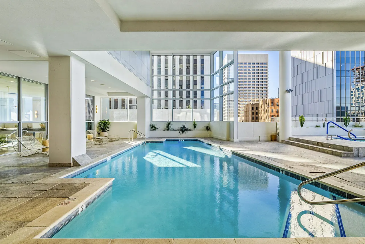 44 Monroe