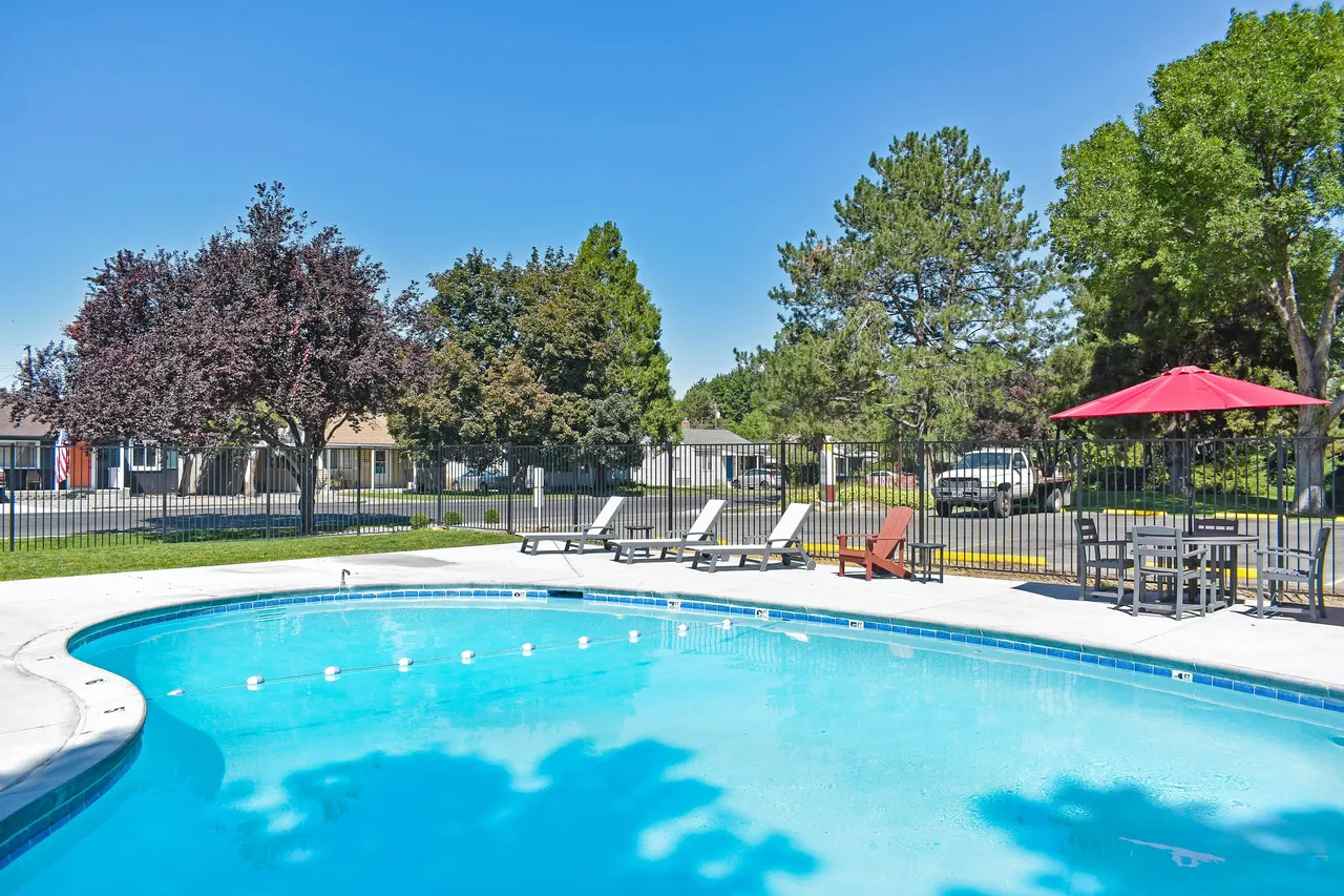 Laurel Park Apartments