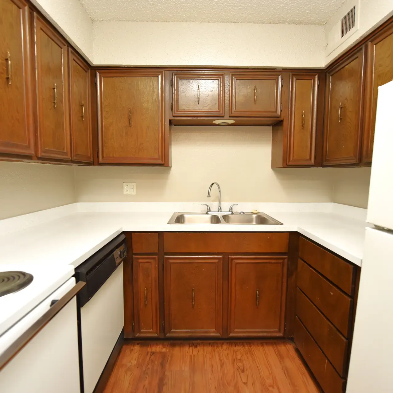 Raintree Meadows Apartments