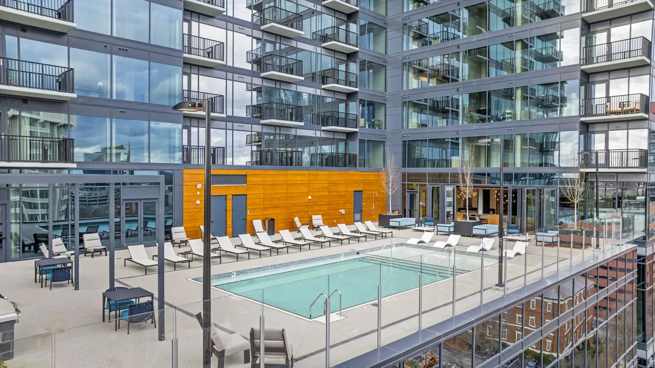 400H Apartments