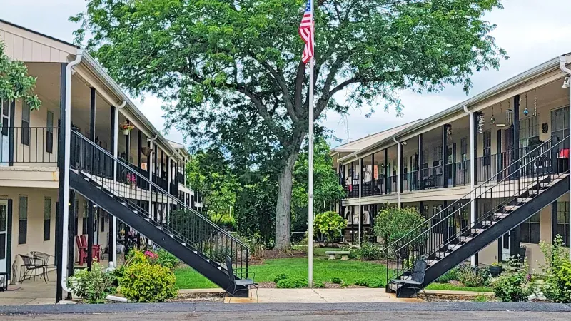 Lyn Village Apartments
