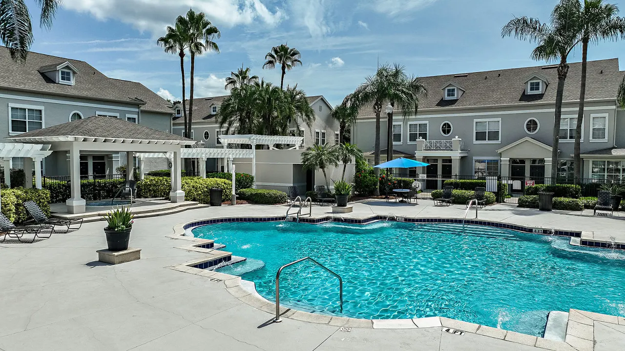Park Central Apartments - Manor Row
