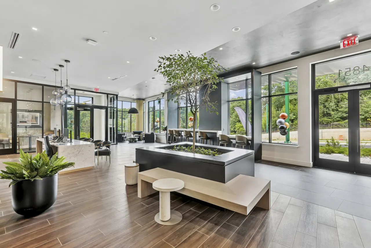 Alta New Carrollton