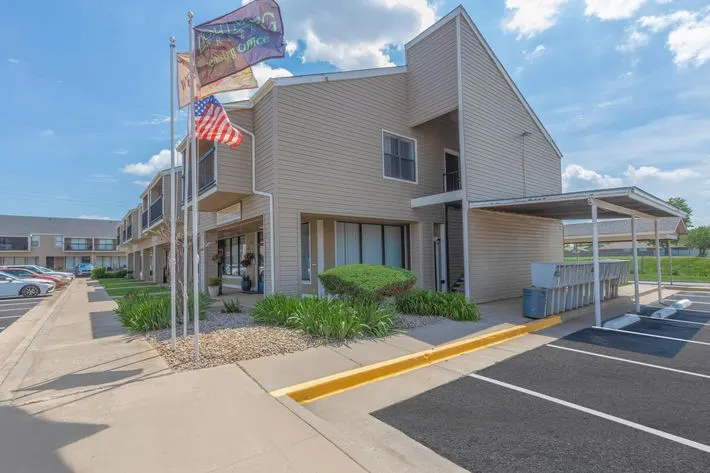 Lightning Creek Apartments