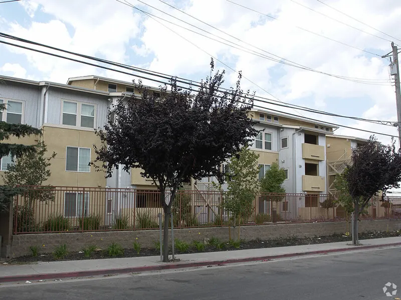 El Paseo Family Apartments