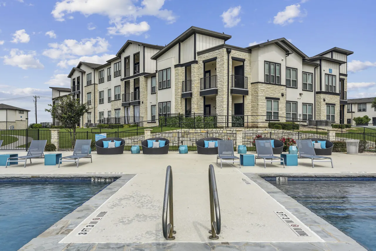 Enclave Falcon Pointe Apartments