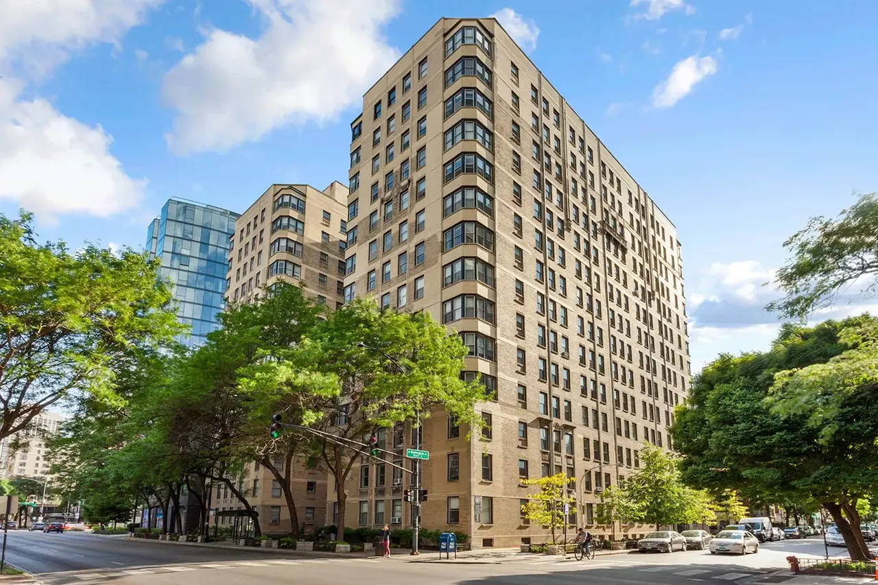 2970 N Sheridan Rd Apartments - Lakeview Collection
