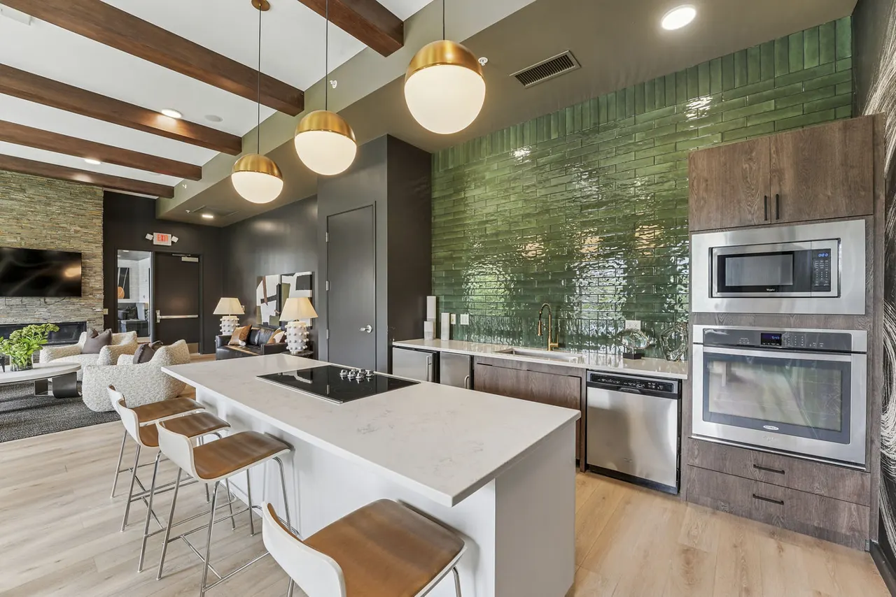 610 West