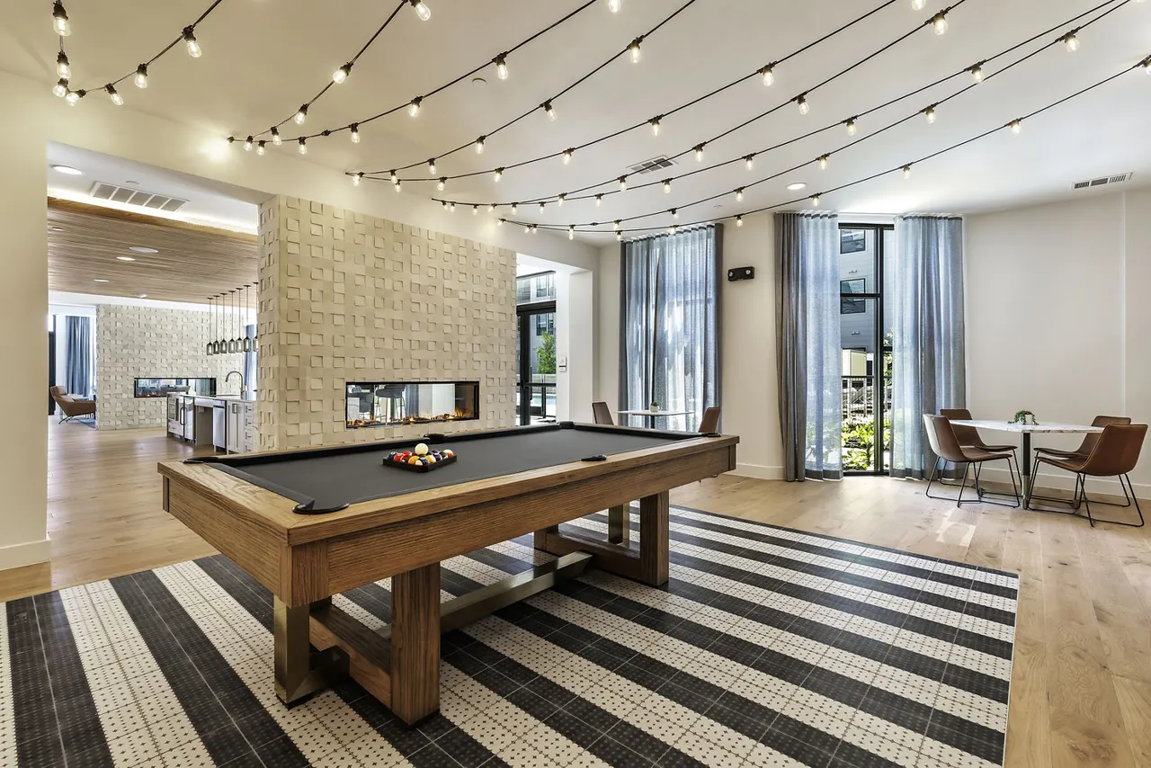 Crosstown Apartments