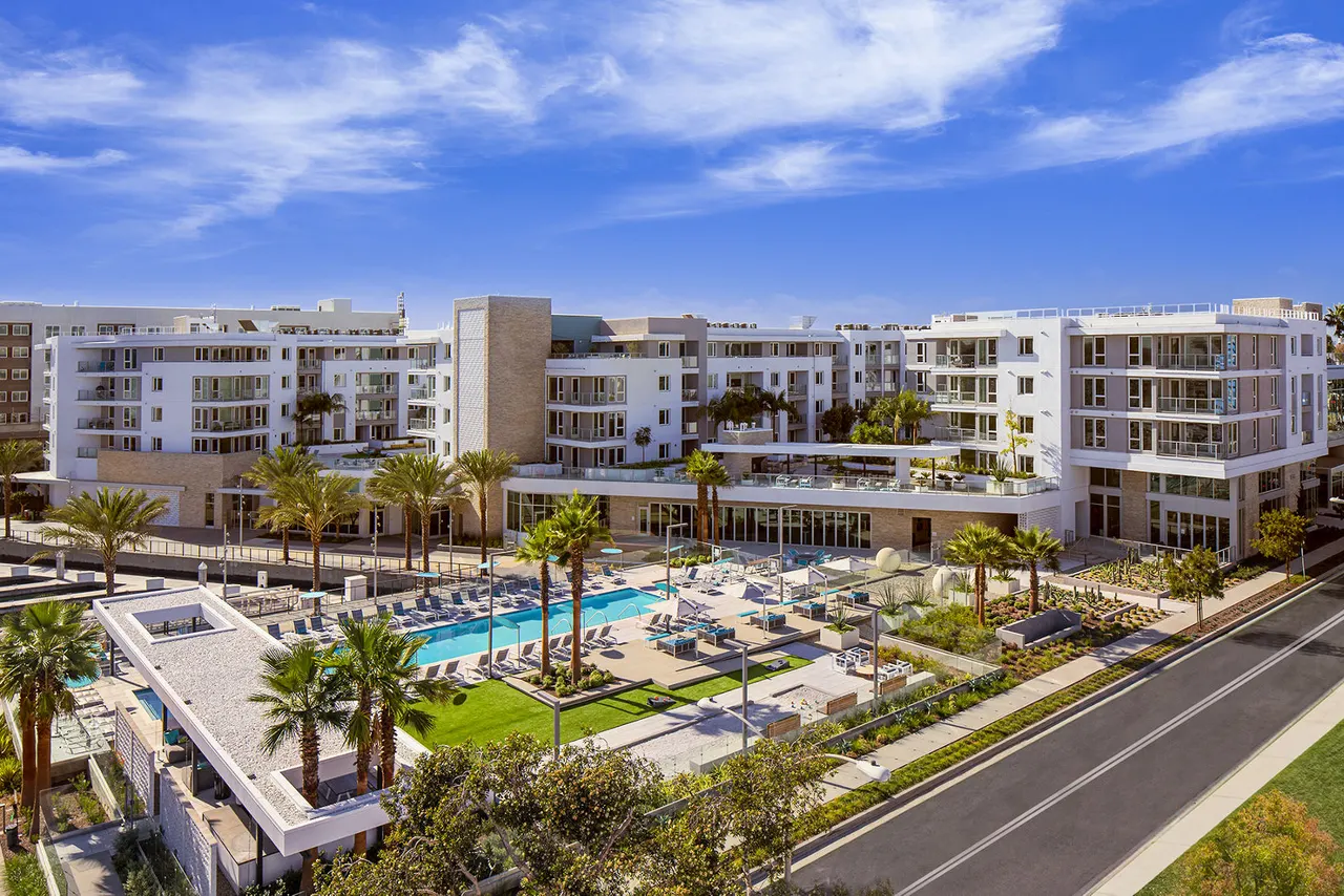 Neptune Marina Apartments