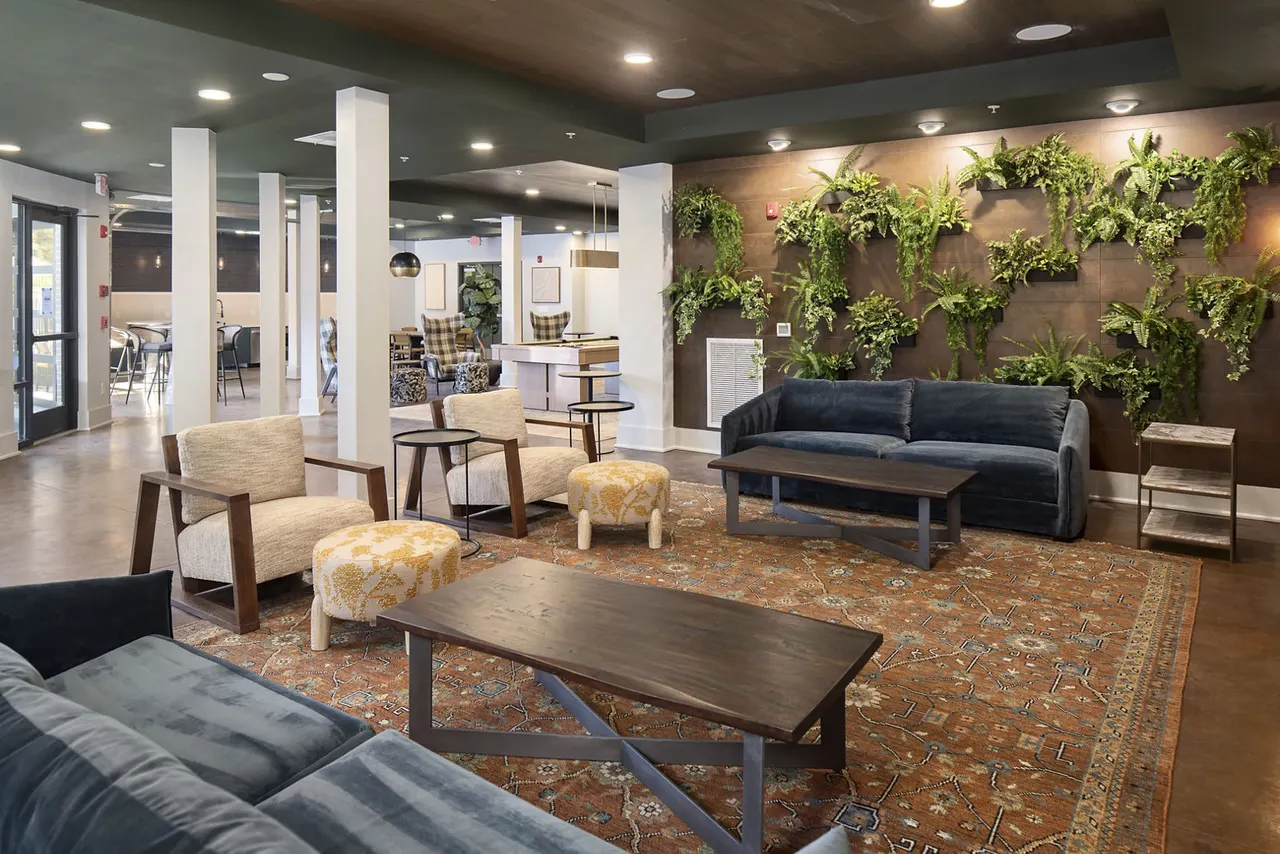 The Hickory at Indian Lake Village Apartments