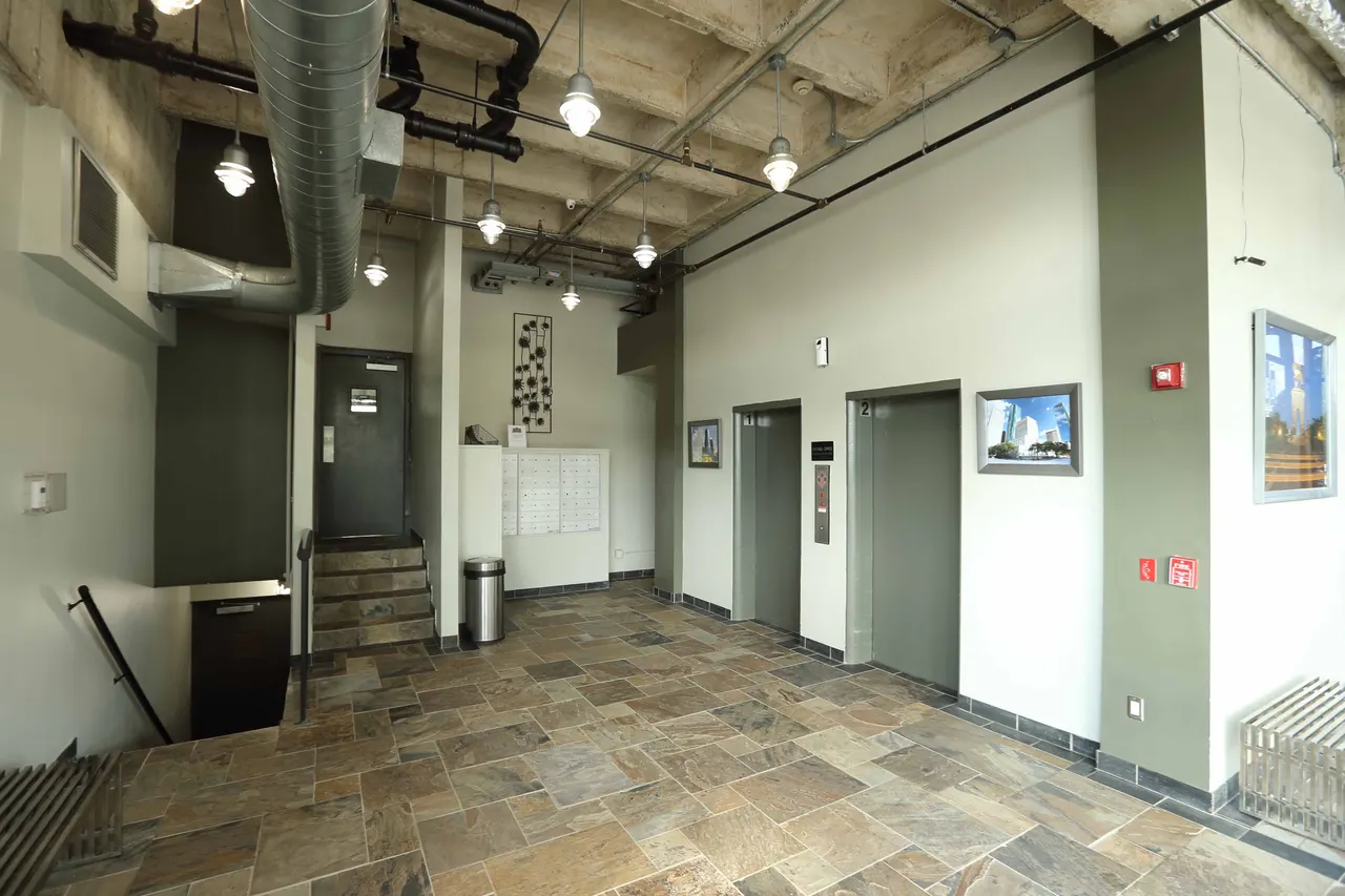 230 W. Alabama