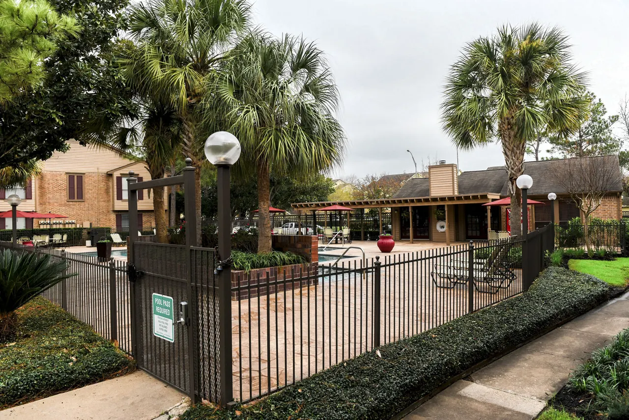 Westborough Crossing Apartments
