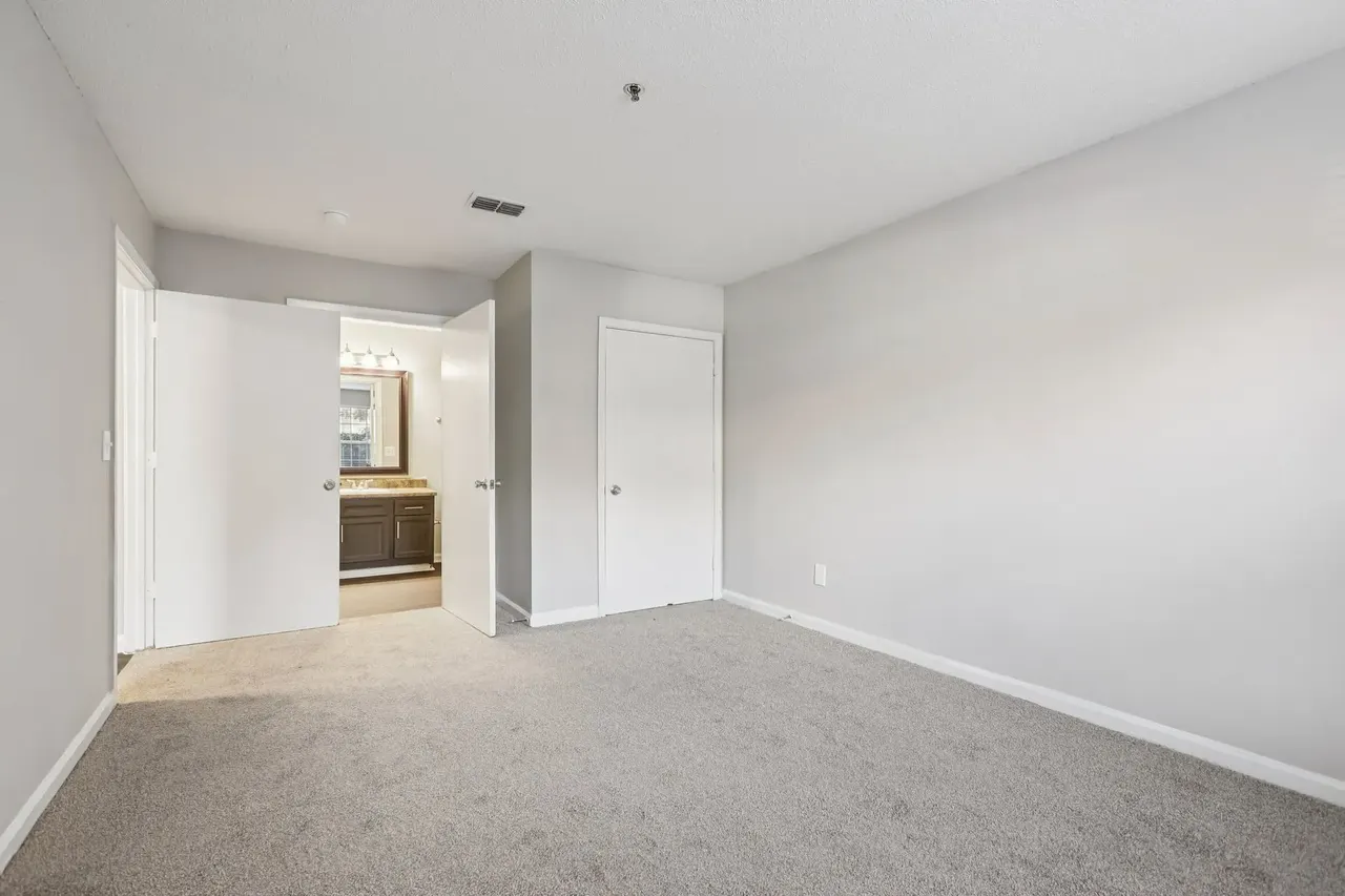Gregory Lane Apartments