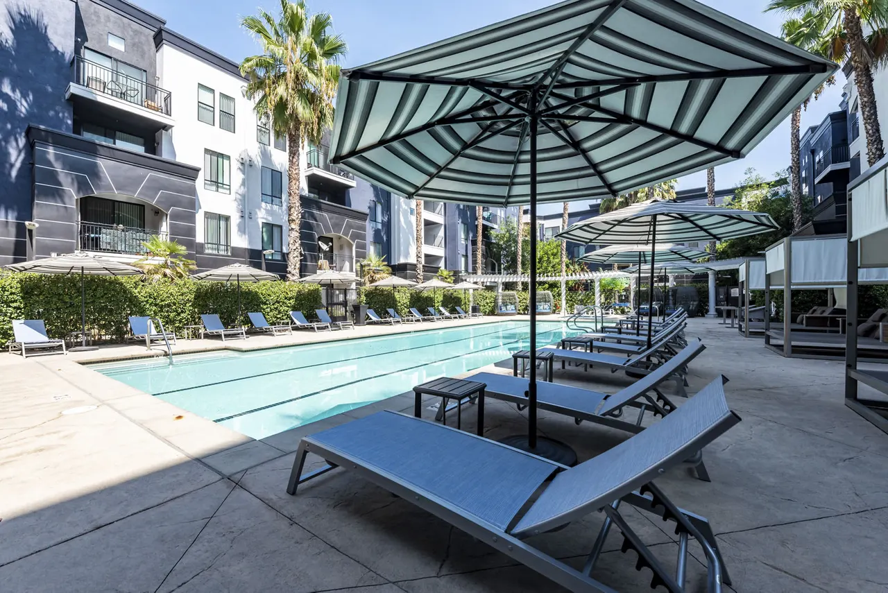 The Gallery at NoHo Commons Apartments