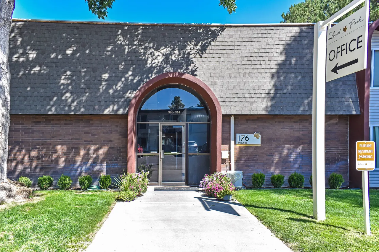 Laurel Park Apartments