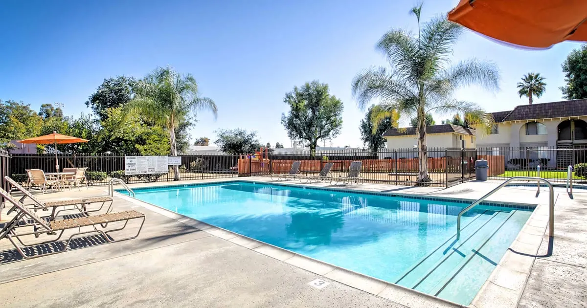 Shadow Mountain Apartments