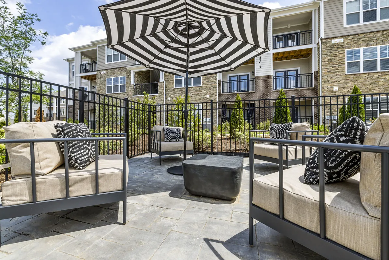 River Oaks Landing