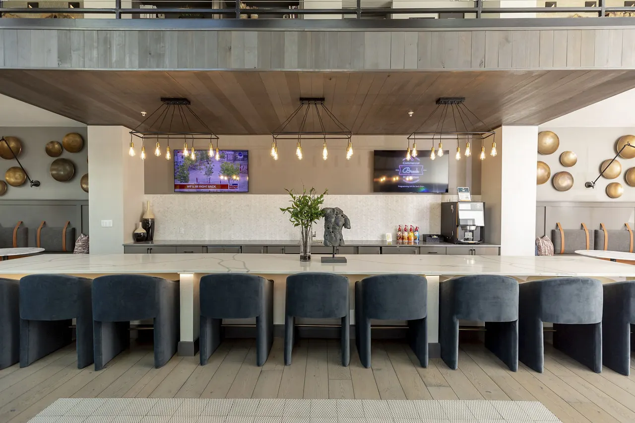 2121 Mid Lane Apartments