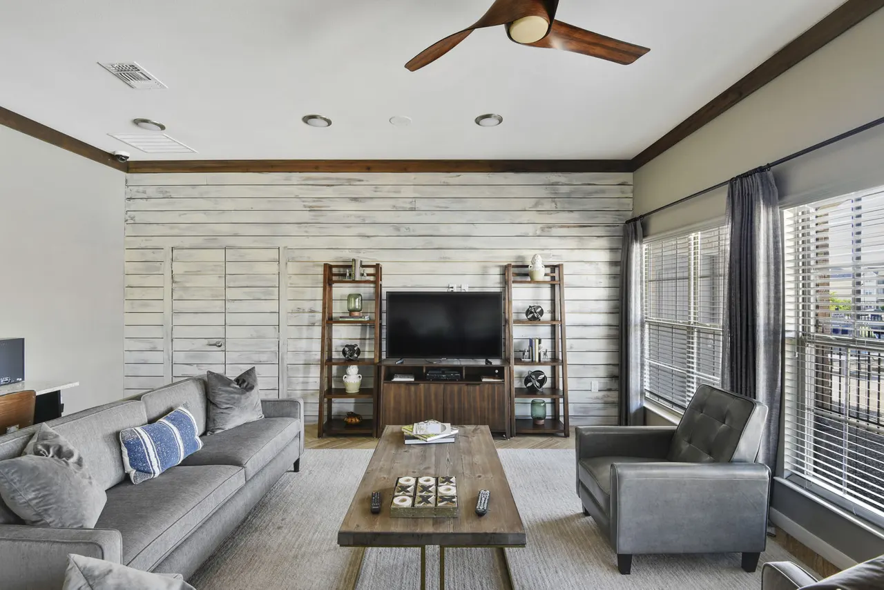 Icon Apartments
