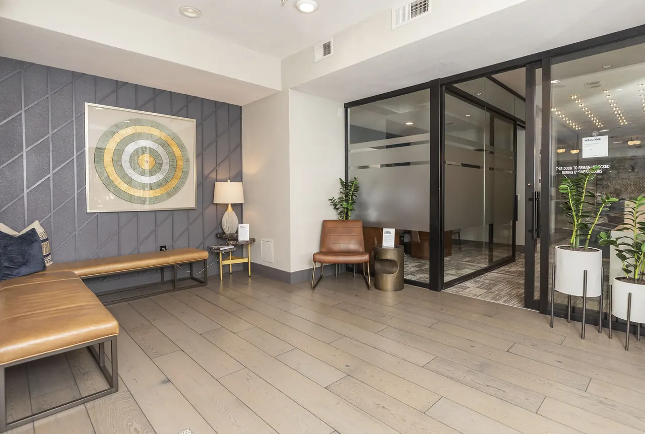 2121 Mid Lane Apartments