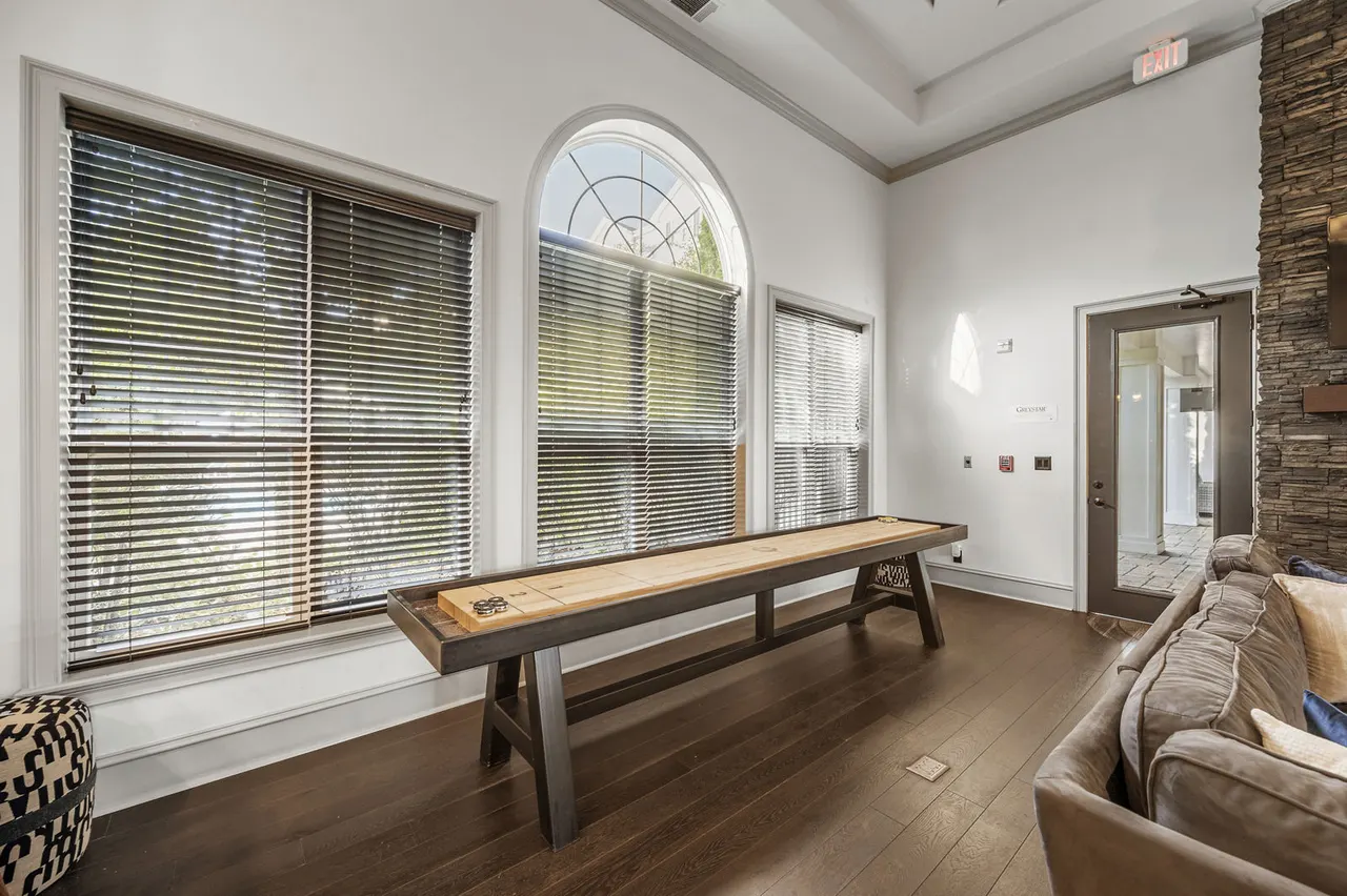 Stone Gate Apartments