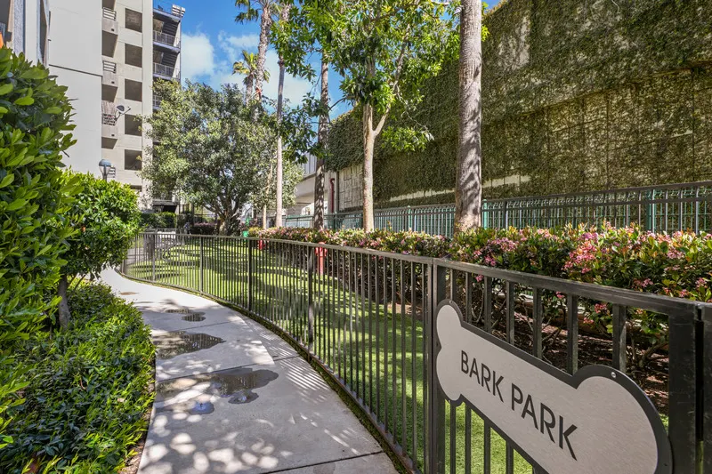 AO Santa Monica Apartments