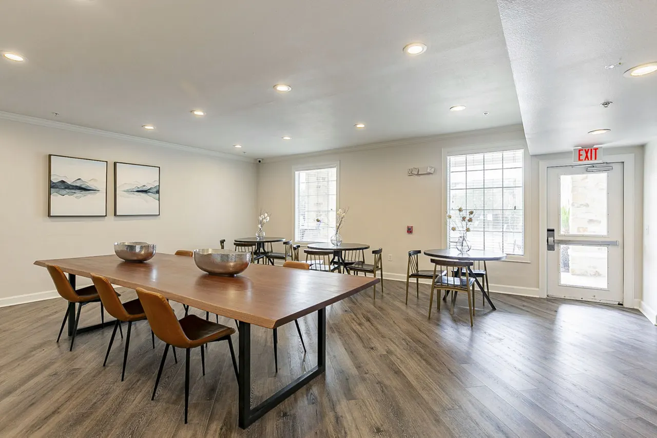 The Grand Parkway Apartments