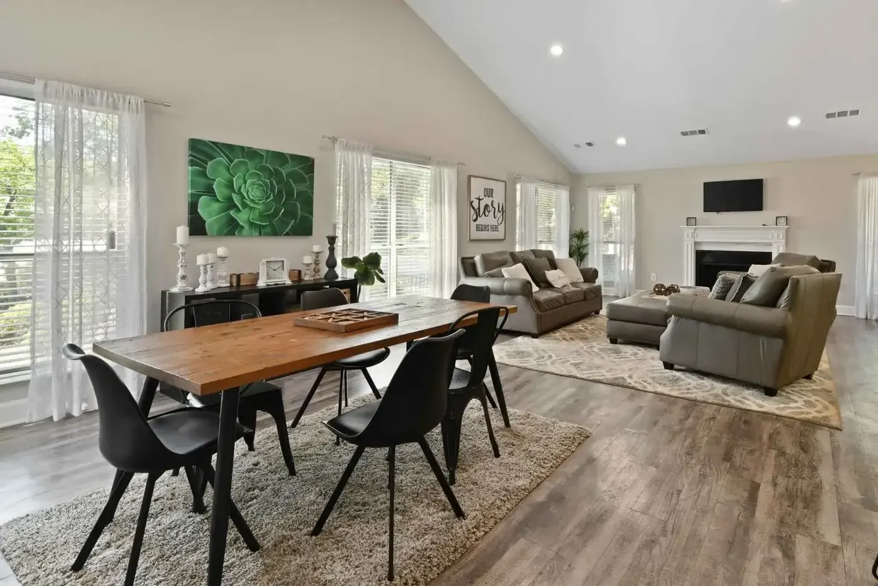 300 Riverside