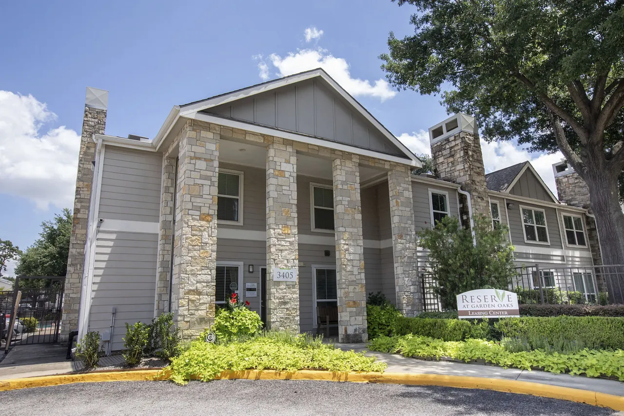 Reserve at Garden Oaks Apartments