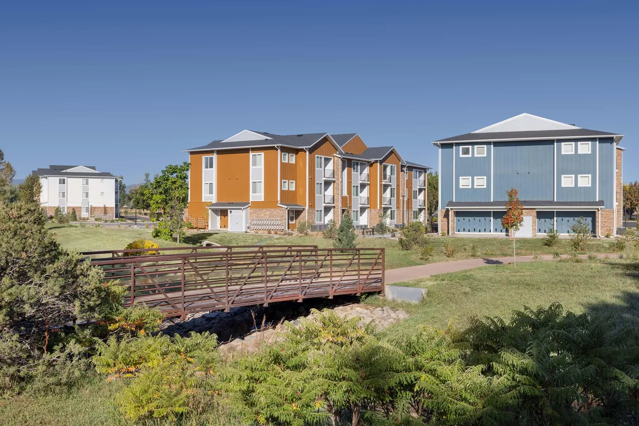 Rendezvous Trail Apartments