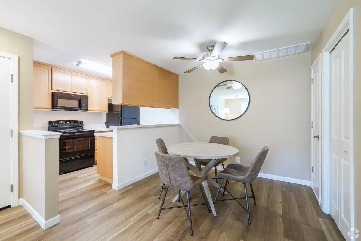 Woodland Hills Apartment Homes