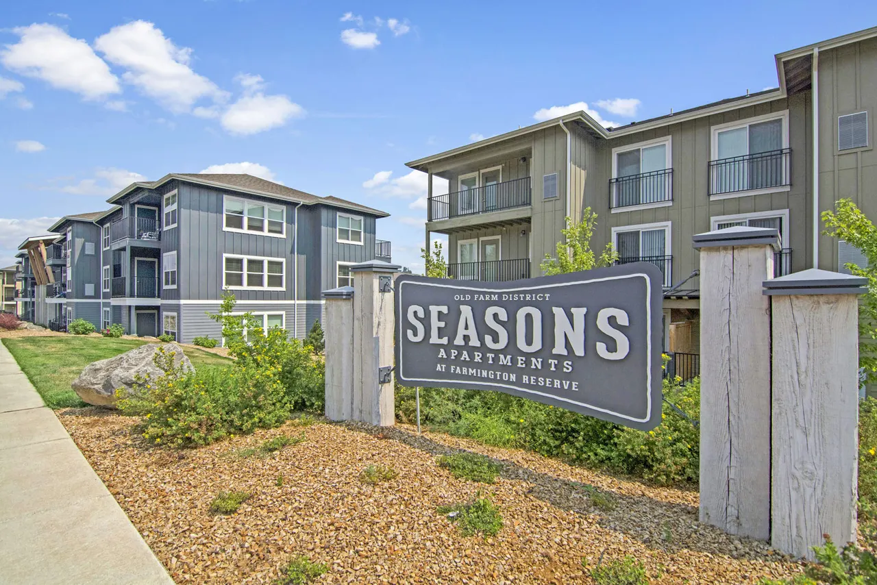 Seasons at Farmington Reserve