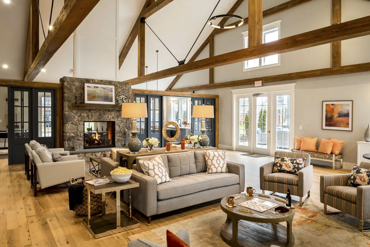 Avana East Main