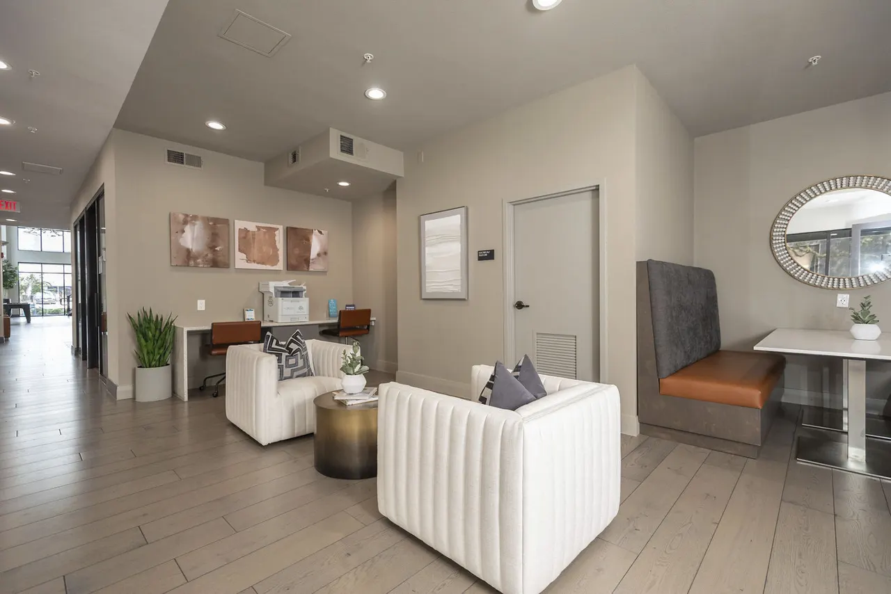 2121 Mid Lane Apartments