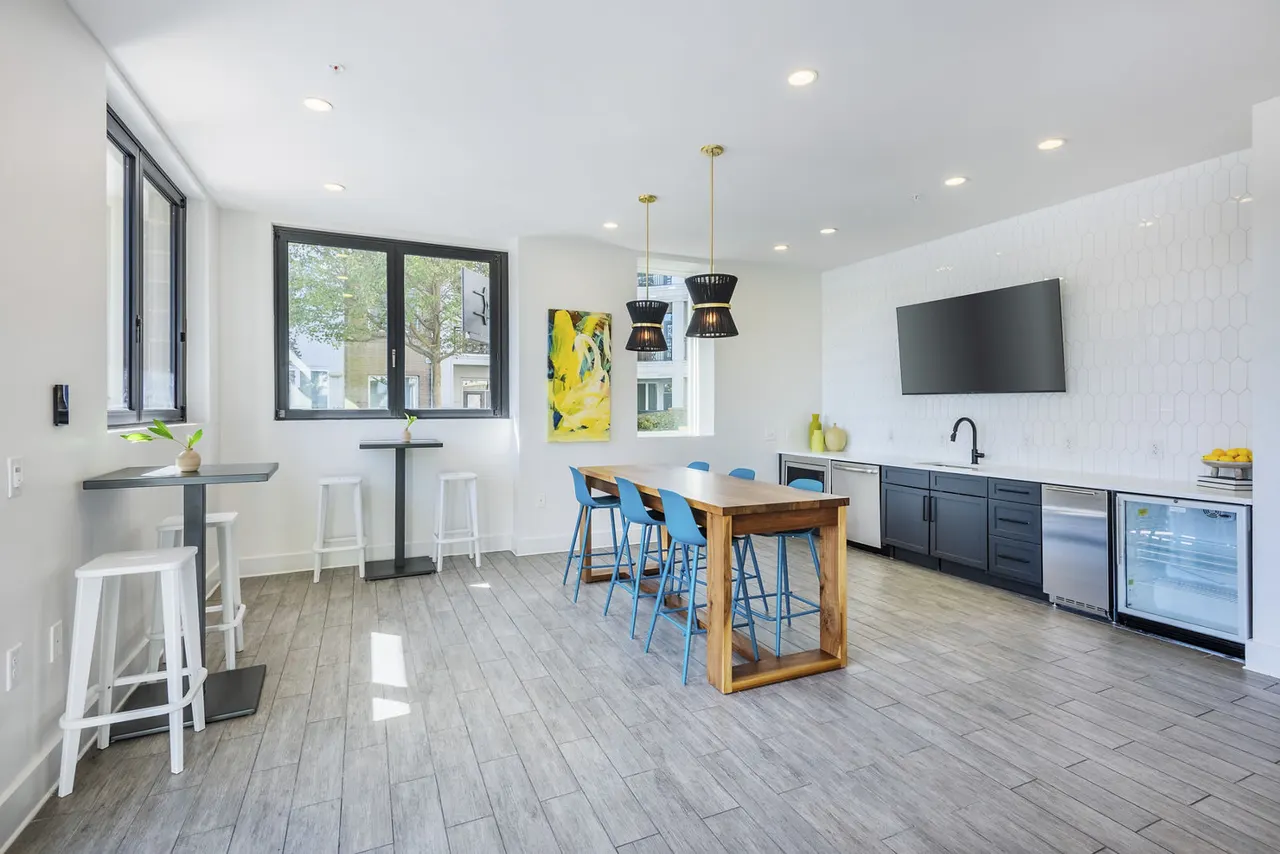 Presley Uptown Apartments