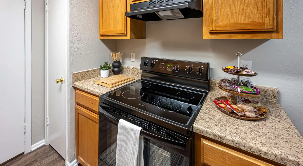 French Colony Apartment Homes