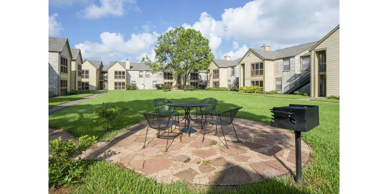 Huntcliff Apartments